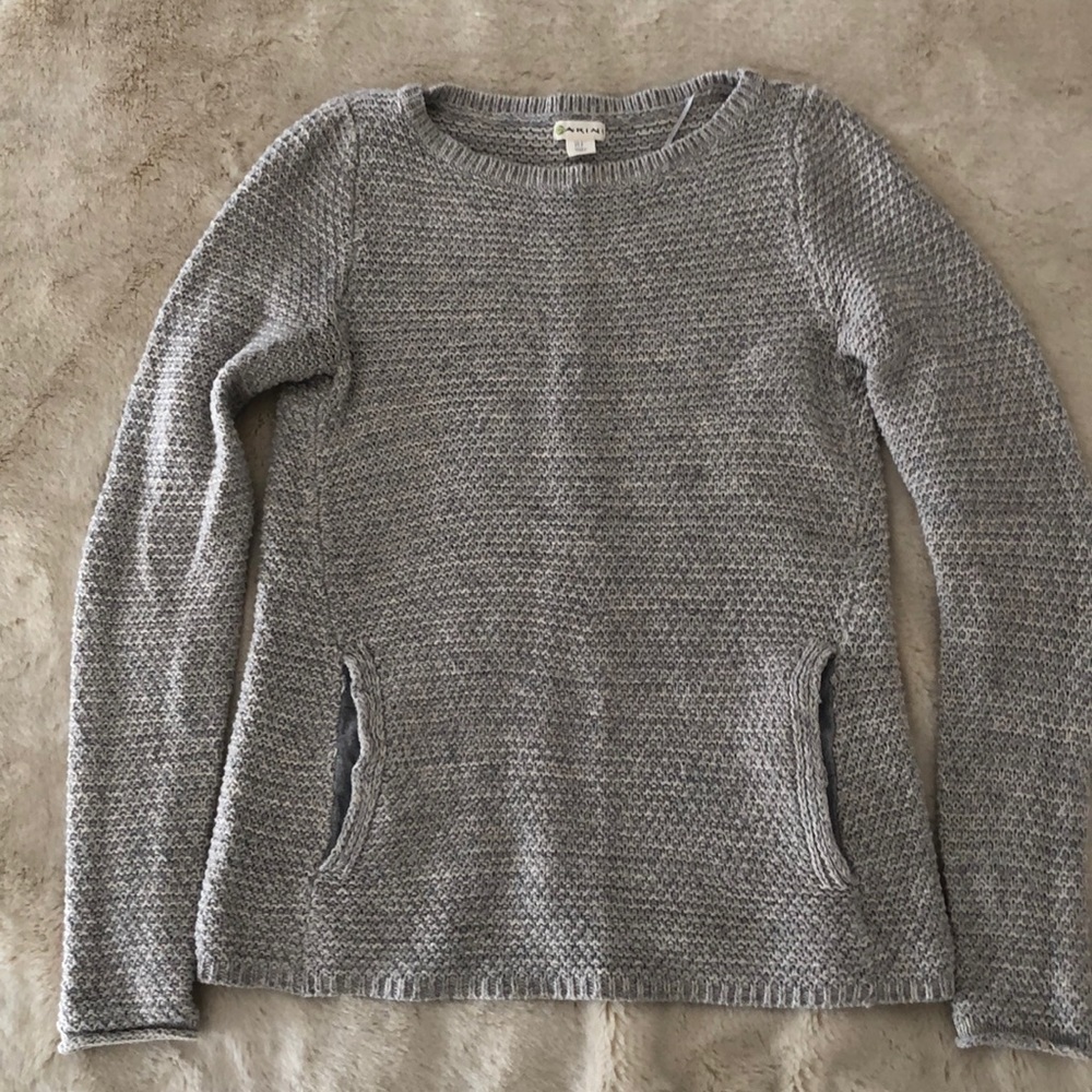 Dakini gray sweater